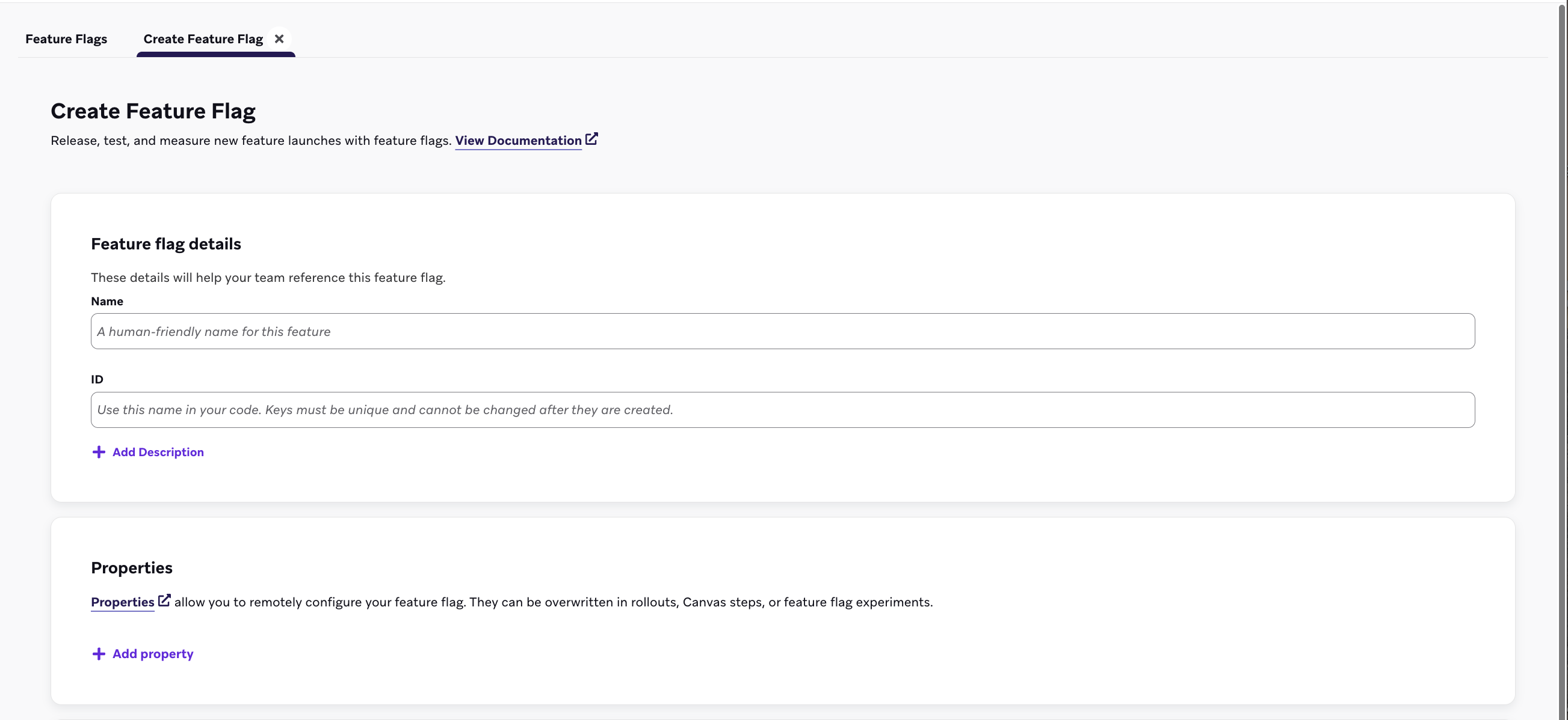 Un formulaire vous permet d'ajouter un nom, un ID, une description et des propriétés à un drapeau de fonctionnalité.