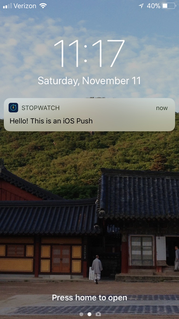 Notification push iOS avec un texte qui dit : «∘Bonjour ! Ceci est une notification push iOS. »