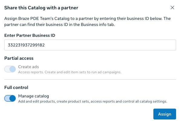 파트너 비즈니스 ID를 입력하고 "Manage catalog" 권한을 할당하는 필드가 포함된 파트너와 카탈로그를 공유하는 창.