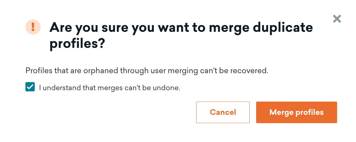 A página "Manage Audience" (Gerenciar público) com a opção "Merge all duplicates" (Mesclar todas as duplicatas) destacada.