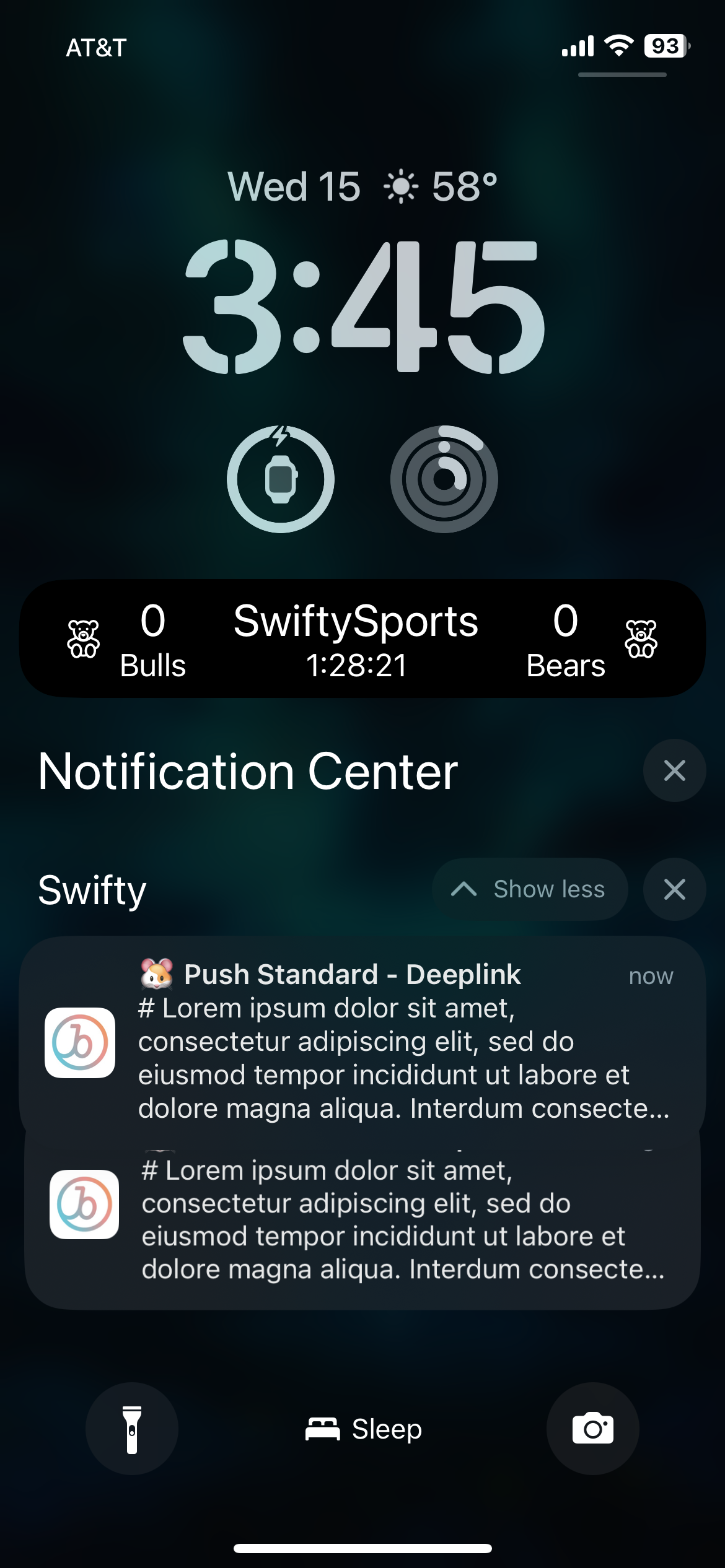 Uma tela de telefone com uma atividade ao vivo de um jogo esportivo entre Bulls e Bears no meio da tela e um texto de notificação por push lorem ipsum na parte inferior da tela.